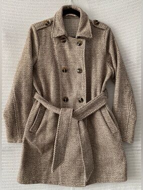 Solitaire Beige Herringbone Double-Breasted Trench Coat